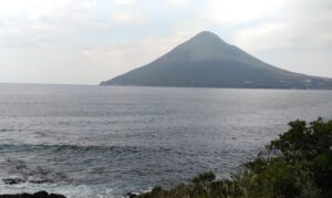 長崎鼻から望む開聞岳